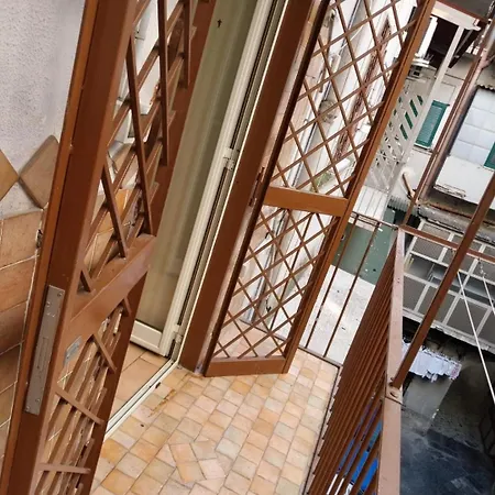 Caraty * Νάπολη